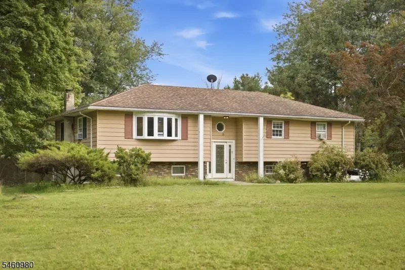 8 Upper Hill Rd, Fredon, NJ 07860 - #1