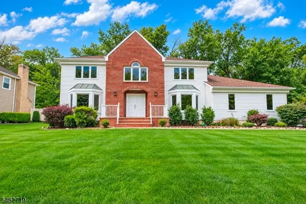 34 Silver Spring Ct, East Hanover Twp., NJ 07936