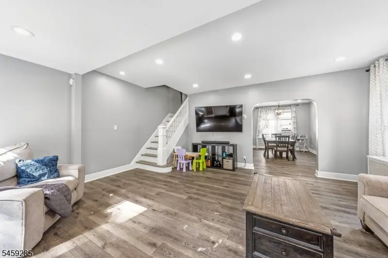 214 W 17th St, Linden, NJ 07036 - #3