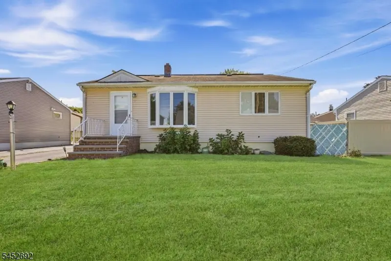 25 Corsi Rd, Bloomfield, NJ 07003 - #1