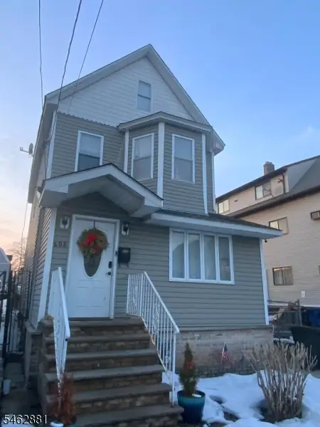 608 Adams Ave, Elizabeth City, NJ 07201