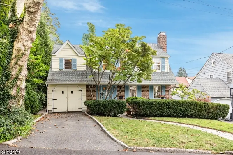 9 Garthwaite Ter, Maplewood, NJ 07040 - #1