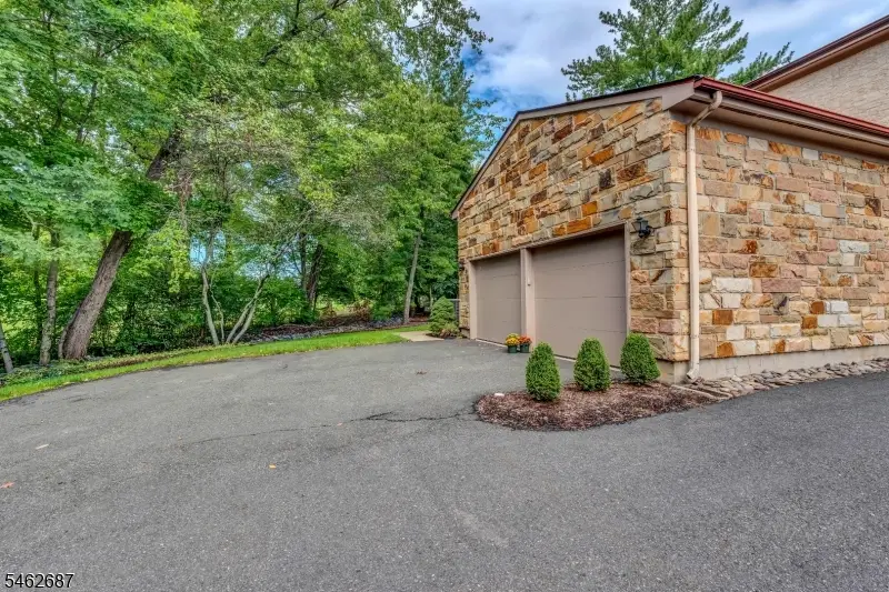 18 Marilyn Ct, Lawrence, NJ 08648 - #3