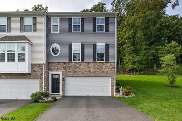 4 Woodland Way, Mount Arlington Boro, NJ 07856