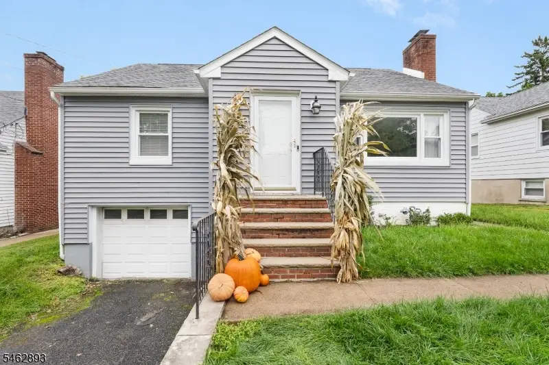 17 Ralph Pl, Morristown, NJ 07960 - #1