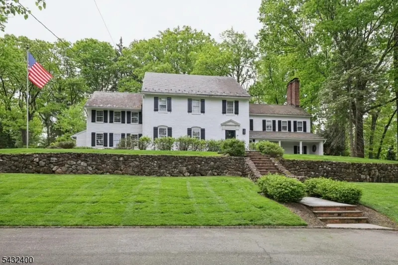 29 Gordon Rd, Essex Fells, NJ 07021 - #1