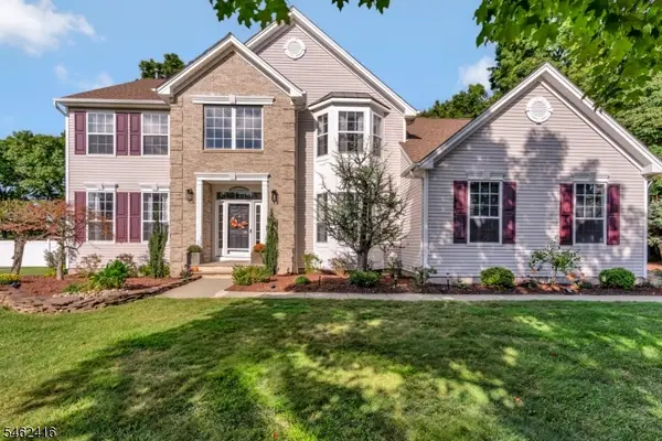 2 Saunders Ln, Mount Olive Twp., NJ 07840