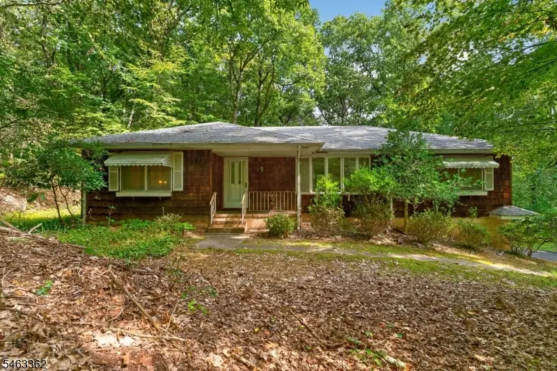4 Hartpence Rd, Alexandria, NJ 08848 - #1