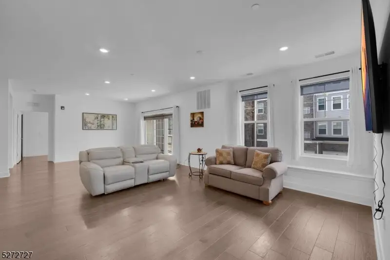 11 Veterans Way #121, Morris Plains, NJ 07950 - #3
