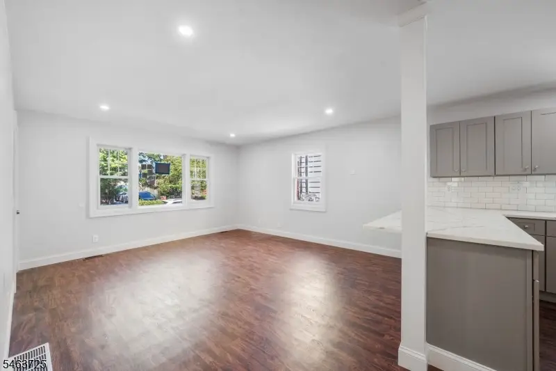68 Salter Pl, Silver Lake, NJ 07109 - #3