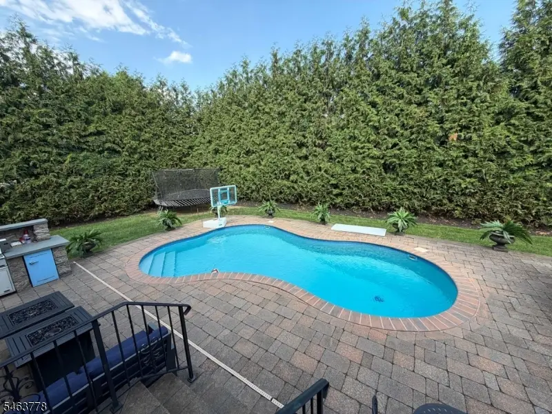 5 Nalesnik Dr, Fairfield, NJ 07004 - #2