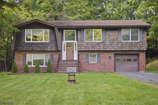 52 Lounsberry Hollow Rd, Vernon Twp., NJ 07461