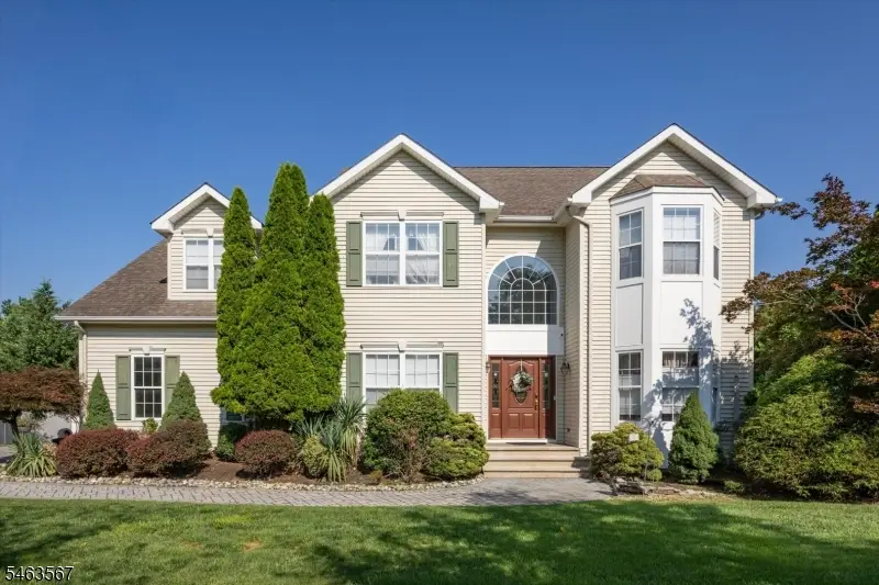 9 Inwood Ter, Fairfield, NJ 07004 - #2