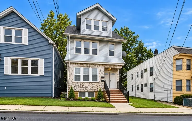 17 Arverne Ter, Irvington, NJ 07111 - #1