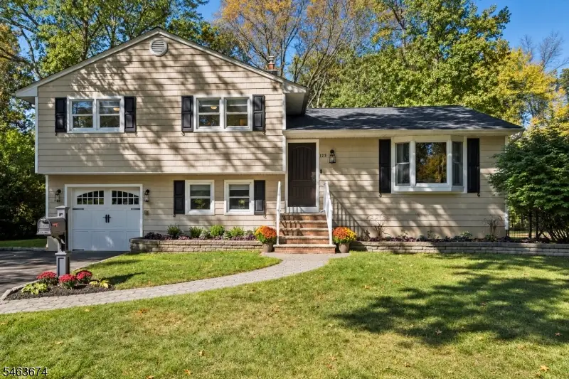 123 River Bend Rd, Berkeley Heights, NJ 07922 - #1