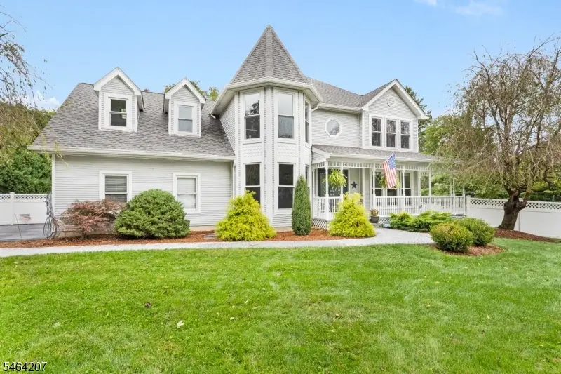 6 Larsen Dr, Succasunna, NJ 07876 - #1