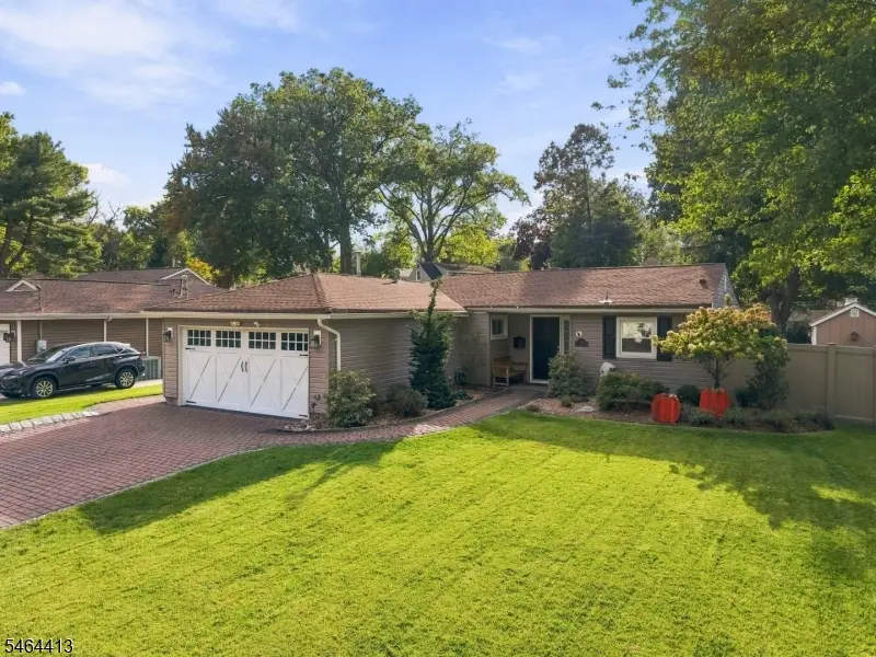 59 Eagle Dr, Emerson, NJ 07630 - #1