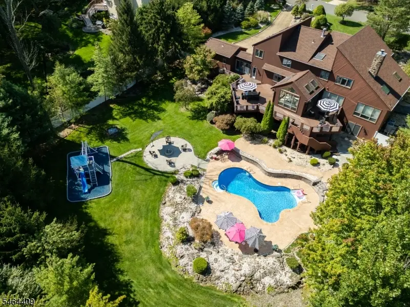 17 Chesterfield Dr, Warren, NJ 07059 - #1