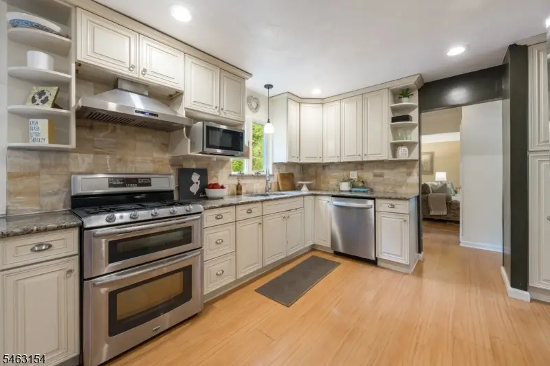 43 Chaucer Dr, Berkeley Heights, NJ 07922 - #2