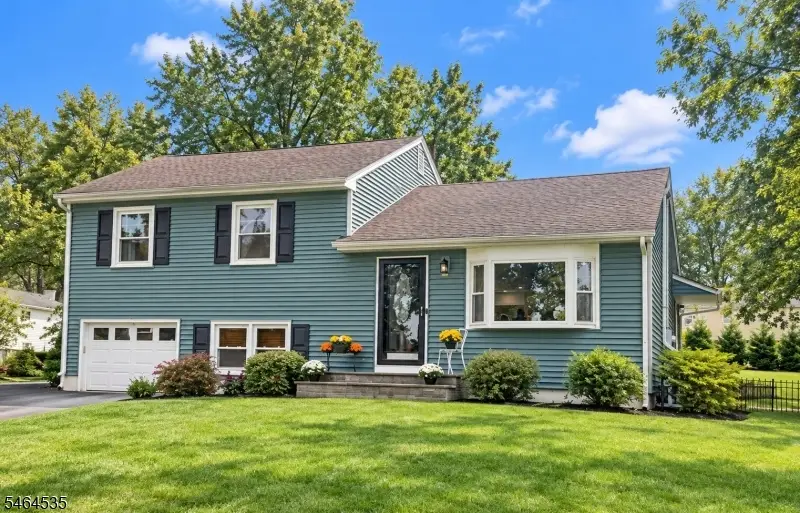 57 Lakeview Ave, Clinton, NJ 08809 - #1