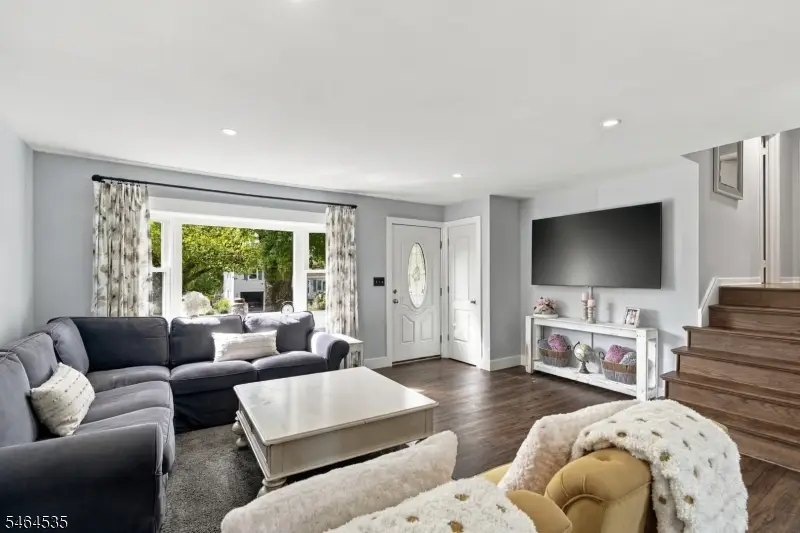 57 Lakeview Ave, Clinton, NJ 08809 - #2