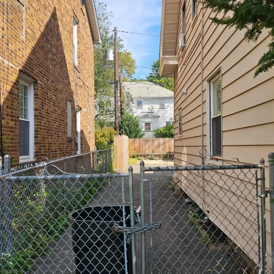 65 Hansbury Ave, Newark, NJ 07112 - #3