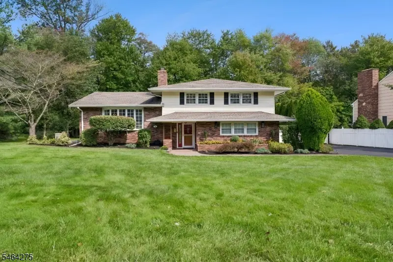 46 Rogers Ave, Berkeley Heights, NJ 07922 - #1
