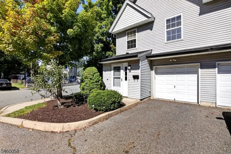 4 Star Lake Rd #E, Bloomingdale, NJ 07403 - #1