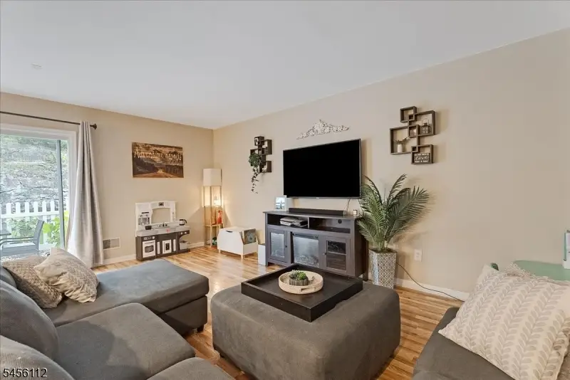 9 Ferndale Ln, Hardyston, NJ 07419 - #2