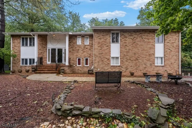 1 Hidden Lake Dr, North Brunswick, NJ 08902 - #1