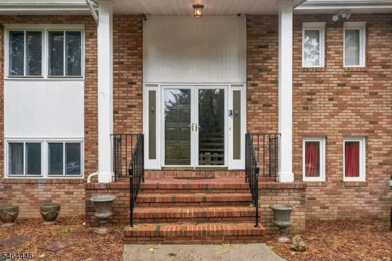 1 Hidden Lake Dr, North Brunswick, NJ 08902 - #2
