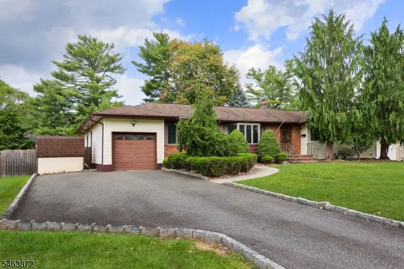 77 Schwin Drive, Clark, NJ 07066 - #2