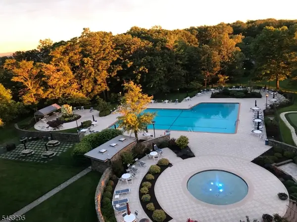 2 Claridge Dr. 7fw, Verona Twp., NJ 07044