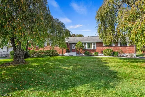 95 Eyland Ave, Roxbury Twp., NJ 07876