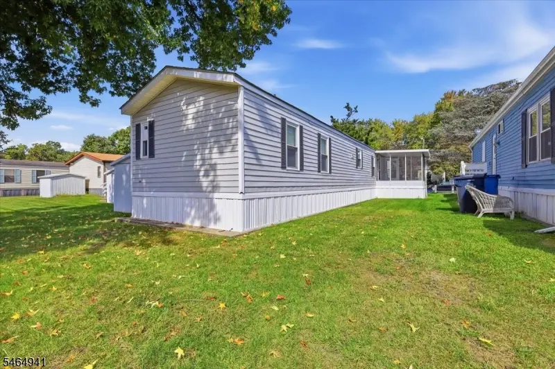 44 Longfellow, North Brunswick, NJ 08902 - #3