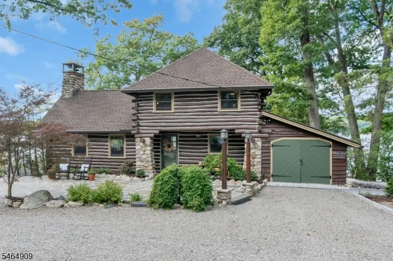 141 New Jersey Ave, Lake Hopatcong, NJ 07849 - #3
