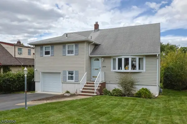 286 Pershing Rd, Clifton City, NJ 07013