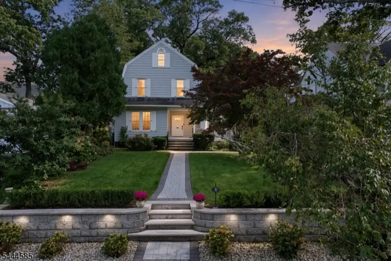 8 Franklin Pl, Glen Ridge, NJ 07042 - #1