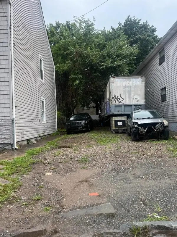 114 E Holsman St, Paterson City, NJ 07522