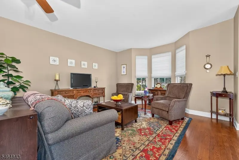 2 Clearbrook Ln, Raritan, NJ 08822 - #3