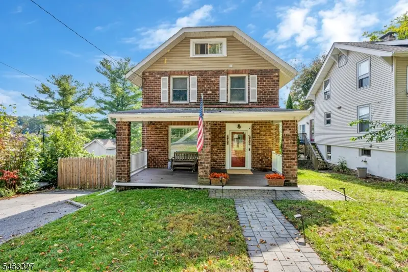 12 Essex Ave, Bernardsville, NJ 07924 - #1