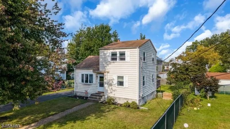 8 Somers Pl, South Bound Brook, NJ 08880 - #1