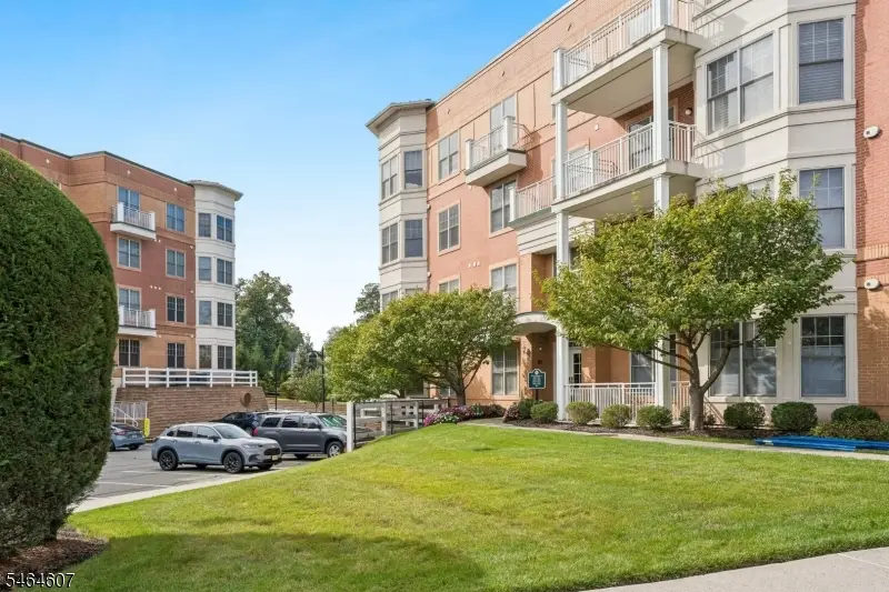 3109 Pointe Gate Dr, Livingston, NJ 07039 - #1
