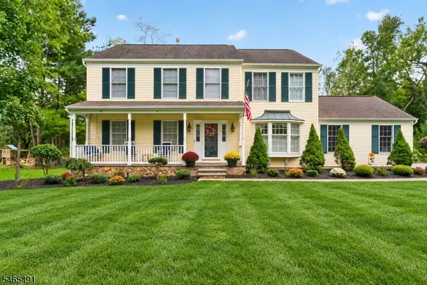 12 Pebble Beach Way, Washington Twp., NJ 07882