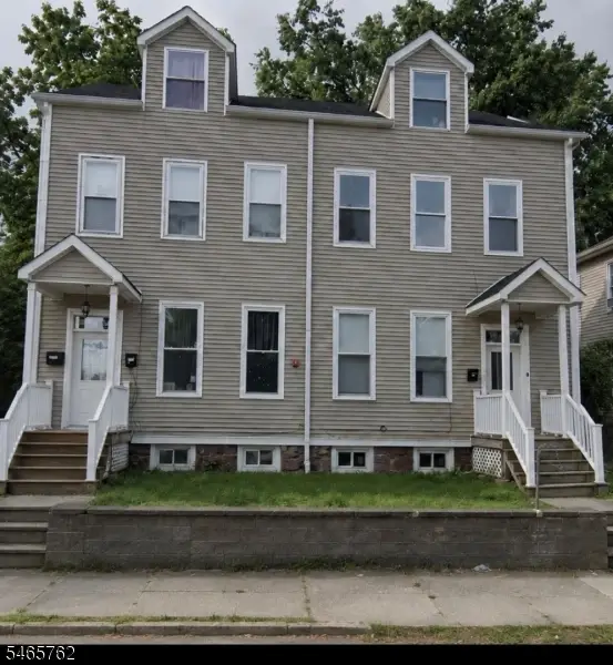 58 12th Ave #4, Paterson City, NJ 07501