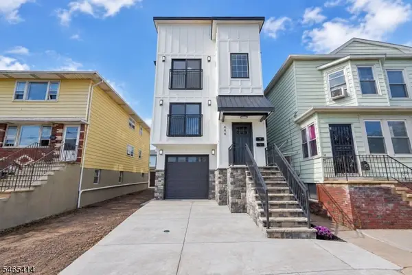 444 3rd Ave, Elizabeth City, NJ 07206