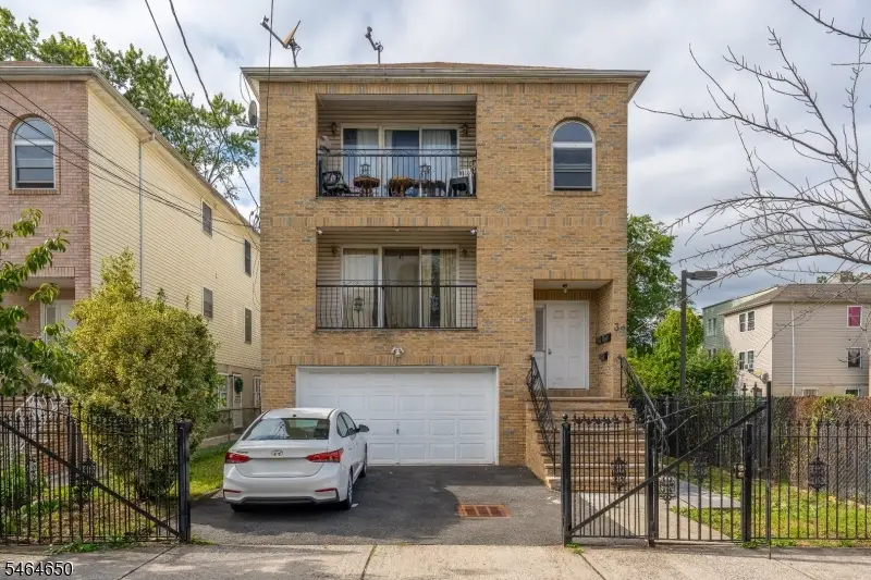39 Wainwright St, Newark, NJ 07112 - #1