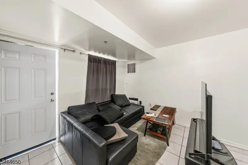 39 Wainwright St, Newark, NJ 07112 - #2