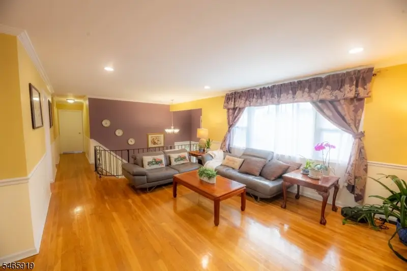 4 Charles Ct, Edison, NJ 08820 - #2