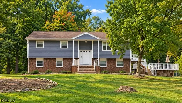 157 Magee Rd, Ringwood Boro, NJ 07456